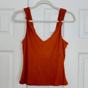 Knot strap tank